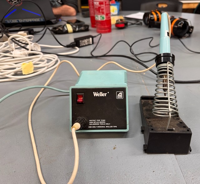 Weller Magnastat soldering station