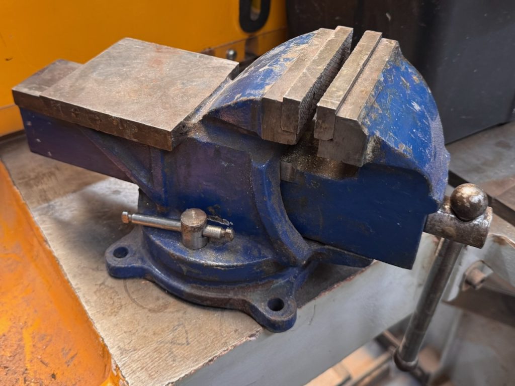 Heavy-Duty Engineer’s Bench Vice